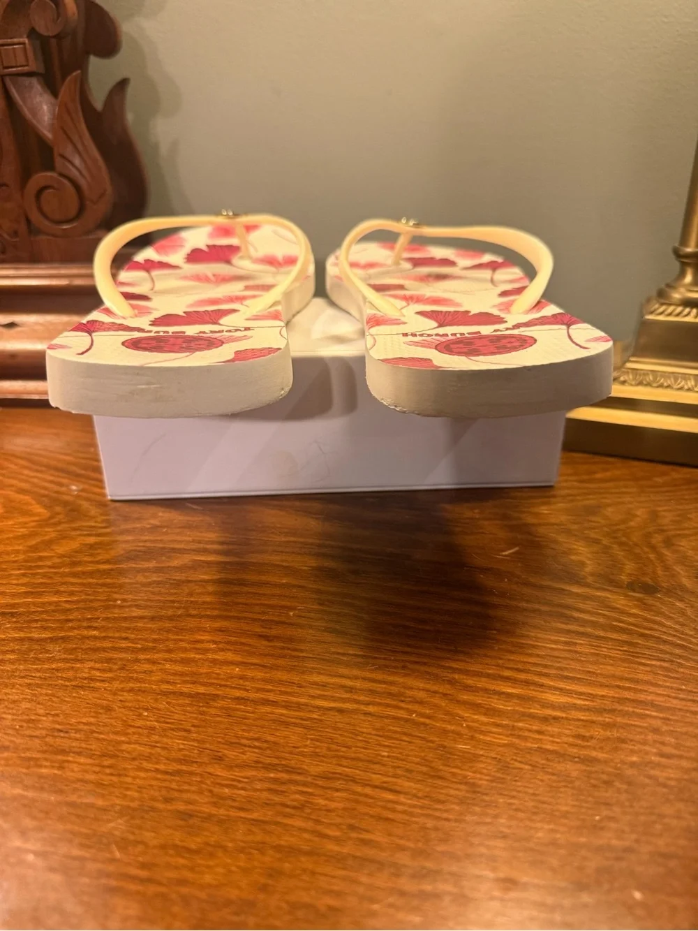 Tory Burch Cream Flip Flops Pink Red Floral Print Gold Logo Medallion Size 11
